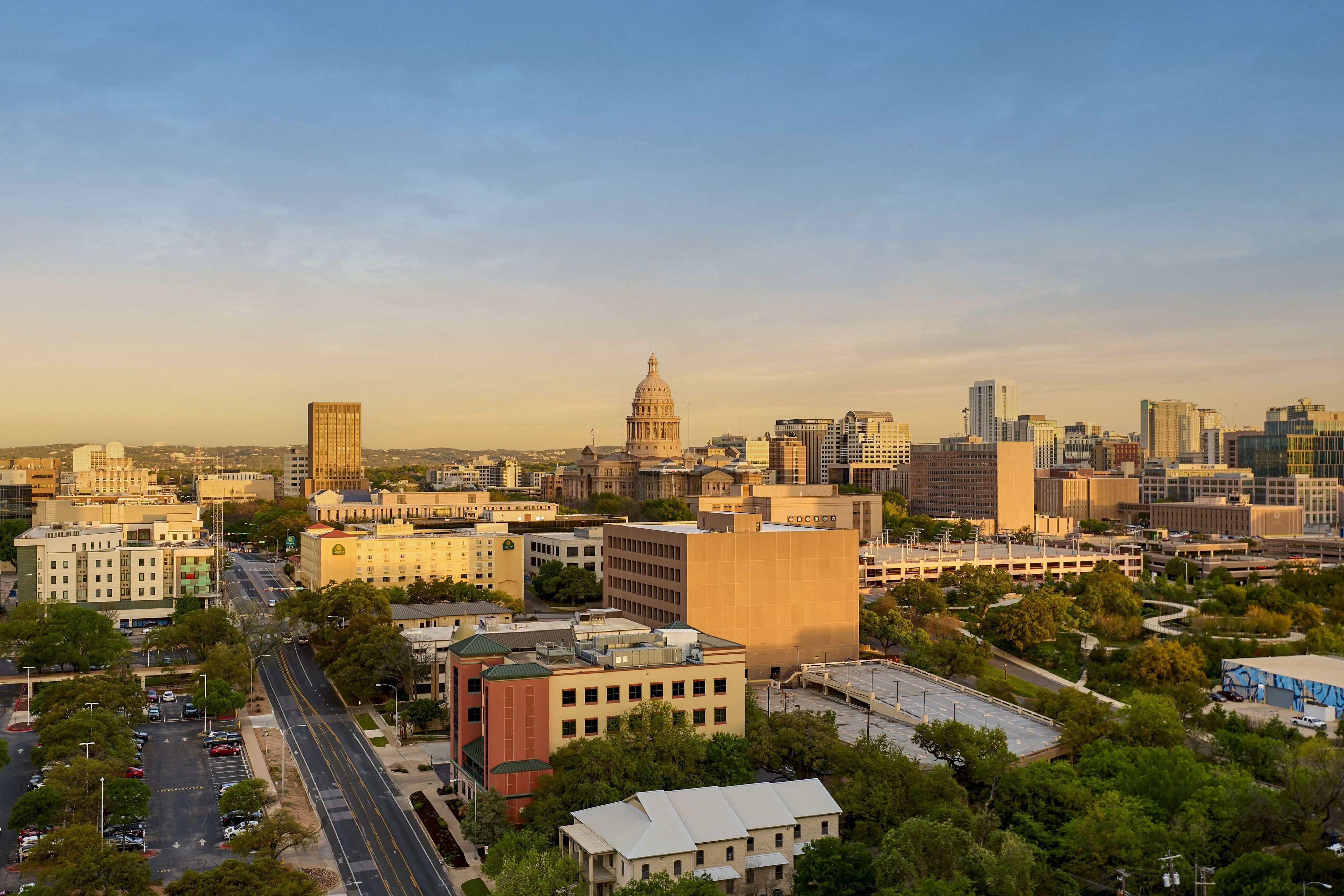 Downright Austin, A Renaissance Hotel Exterior foto