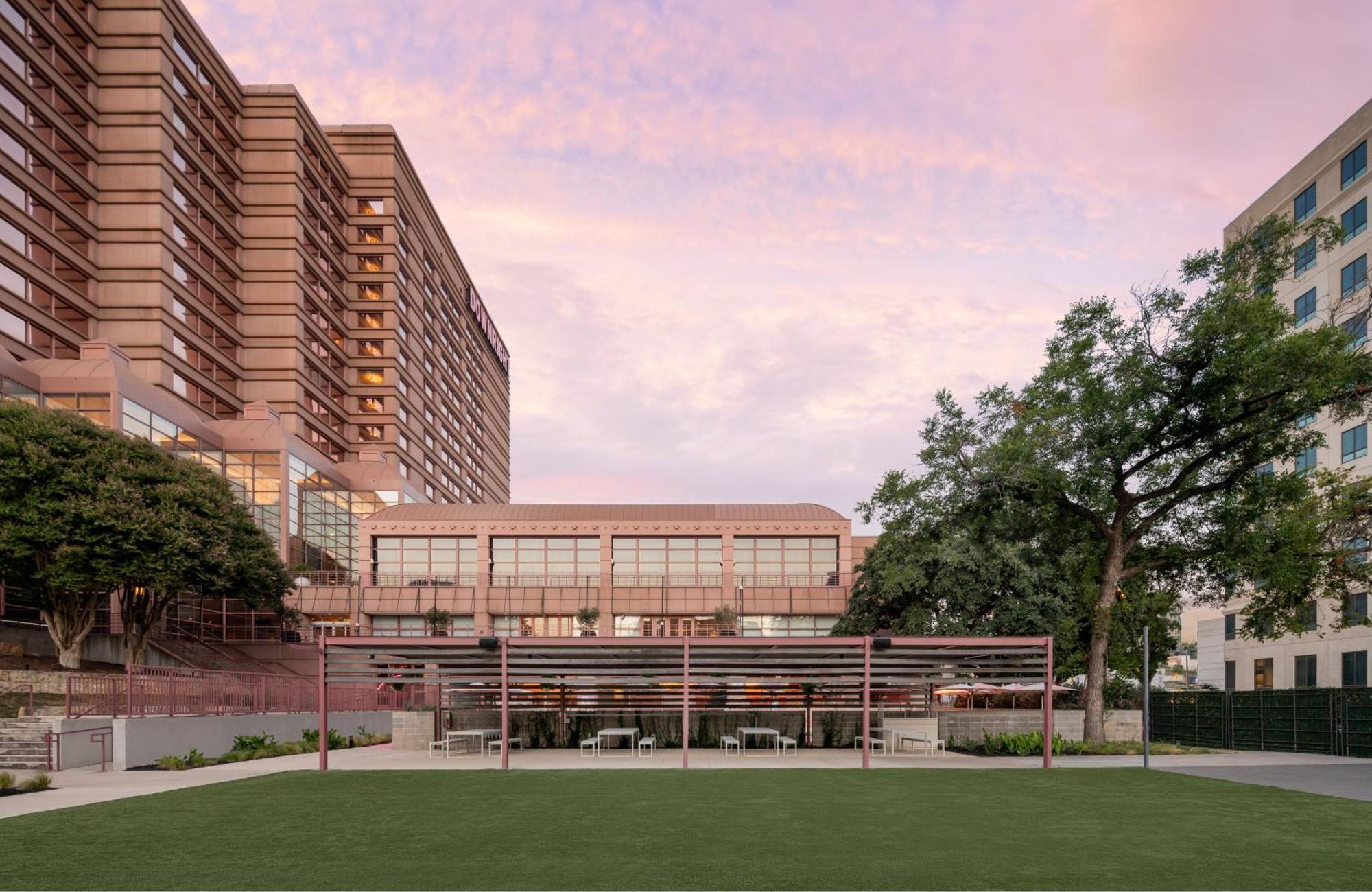 Downright Austin, A Renaissance Hotel Exterior foto