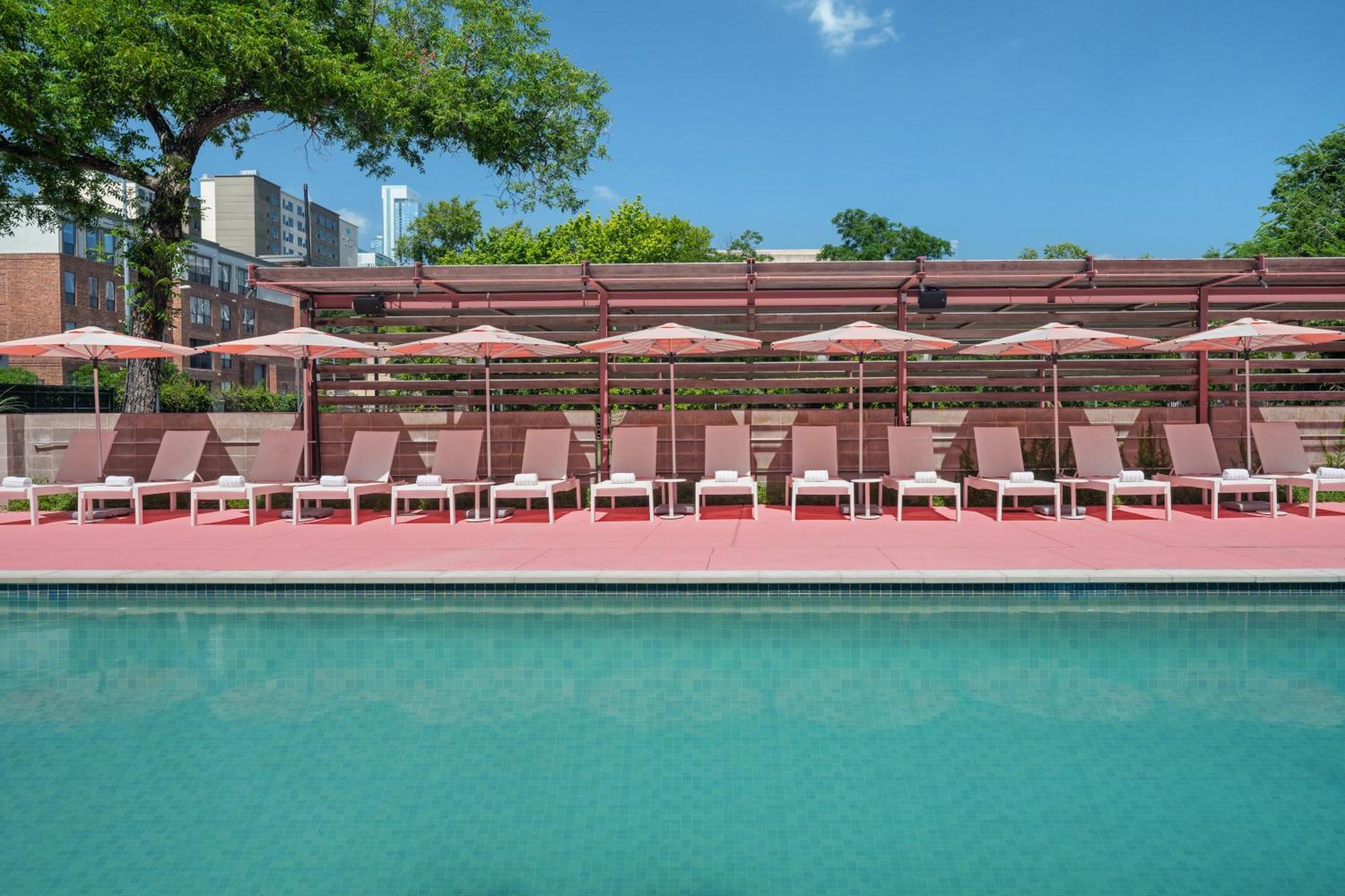 Downright Austin, A Renaissance Hotel Exterior foto